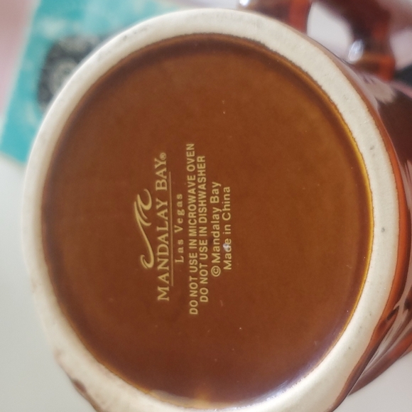 Vintage Mandalay Bay Las Vegas Mug - Picture 4 of 4